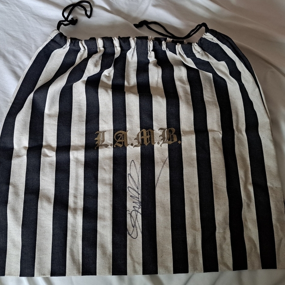 L.A.M.B. duster bag AUTOGRAPHED by Gwen Stefani 20.5x18 RARE - Picture 2 of 6